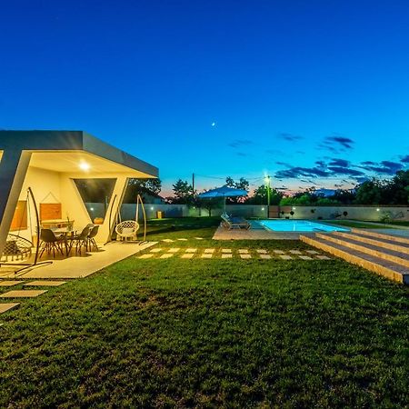 S&I Peaceful Holiday Home With Pool & Jacuzzi Galovac  Esterno foto