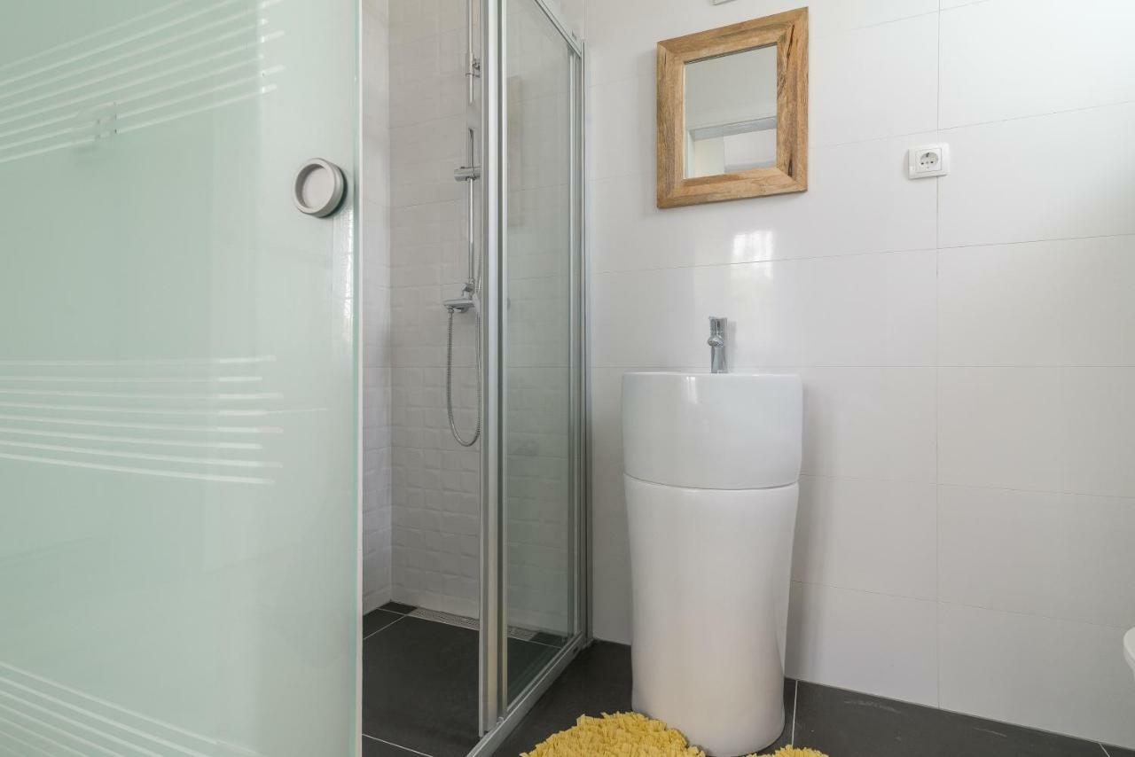 S&I Peaceful Holiday Home With Pool & Jacuzzi Galovac  Esterno foto