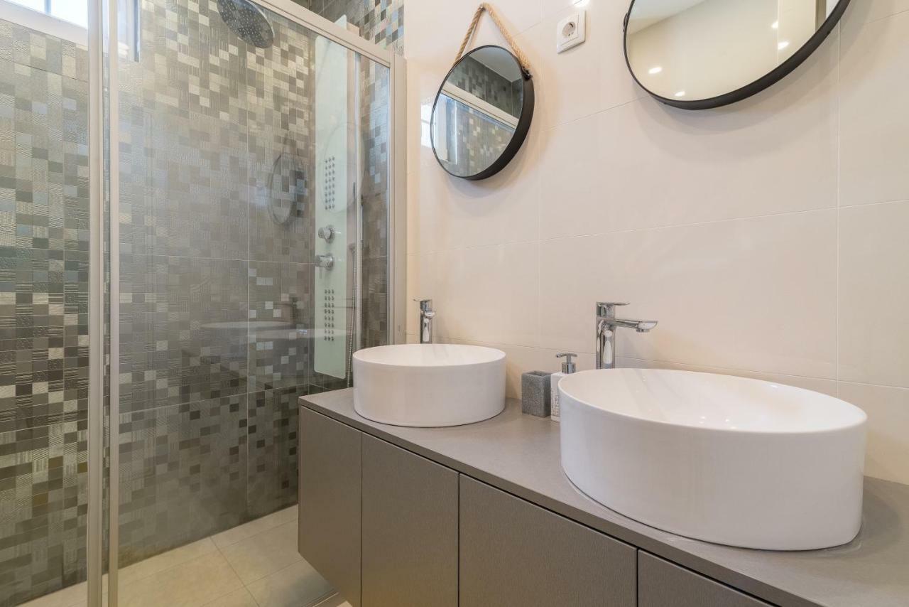 S&I Peaceful Holiday Home With Pool & Jacuzzi Galovac  Esterno foto