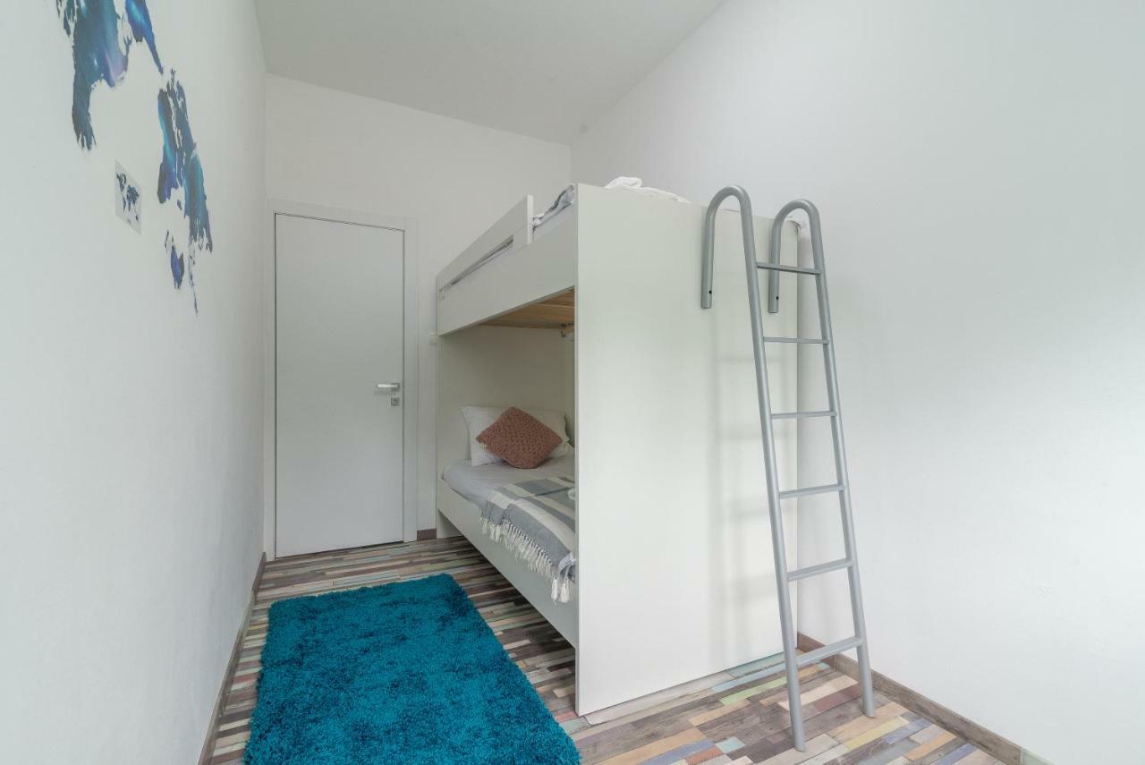 S&I Peaceful Holiday Home With Pool & Jacuzzi Galovac  Esterno foto